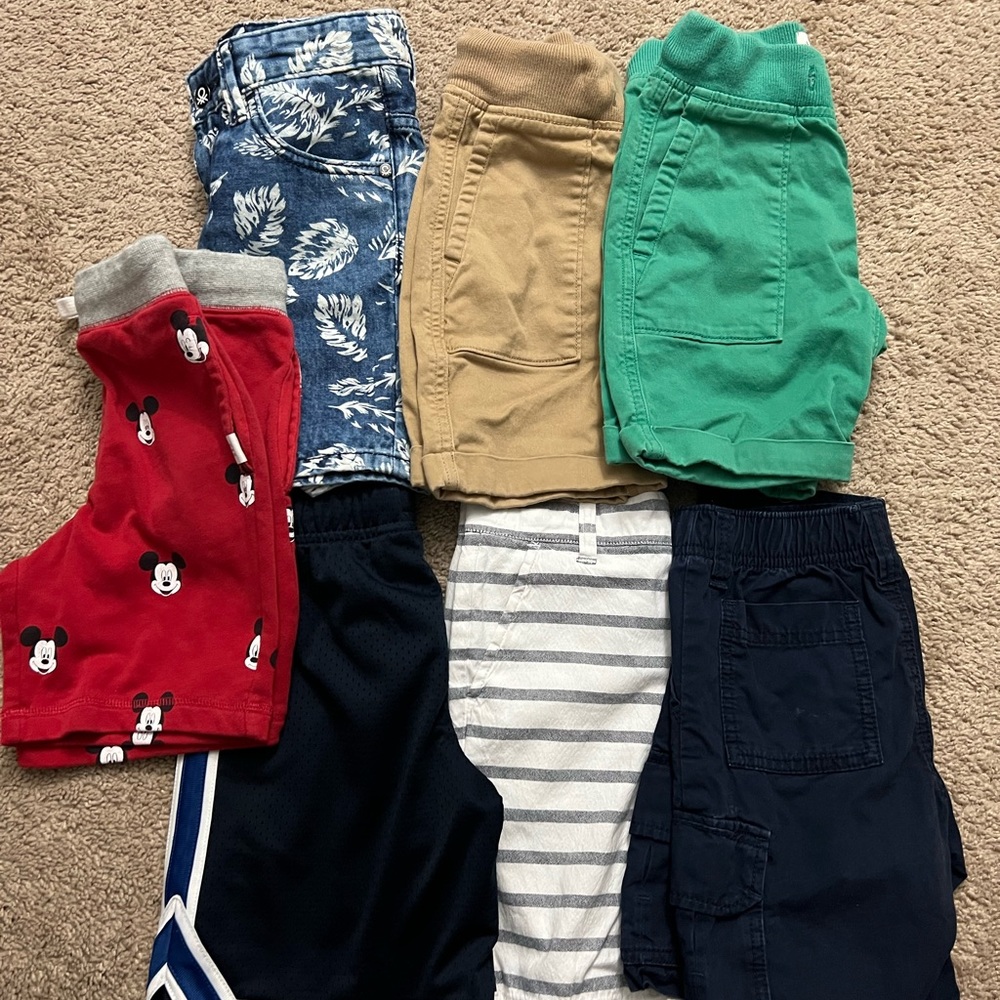 7 pairs of Boys shorts. Size 5
